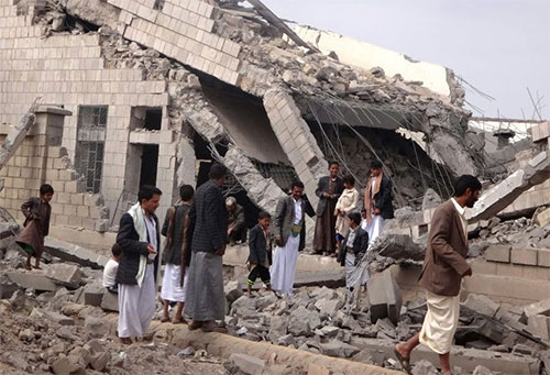 una escuela destruida por ataques aéreos en el norte de Yemen